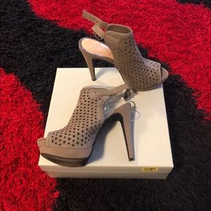 JESSICA SIMPSON SEIGFRIED EUC 8 HEELS